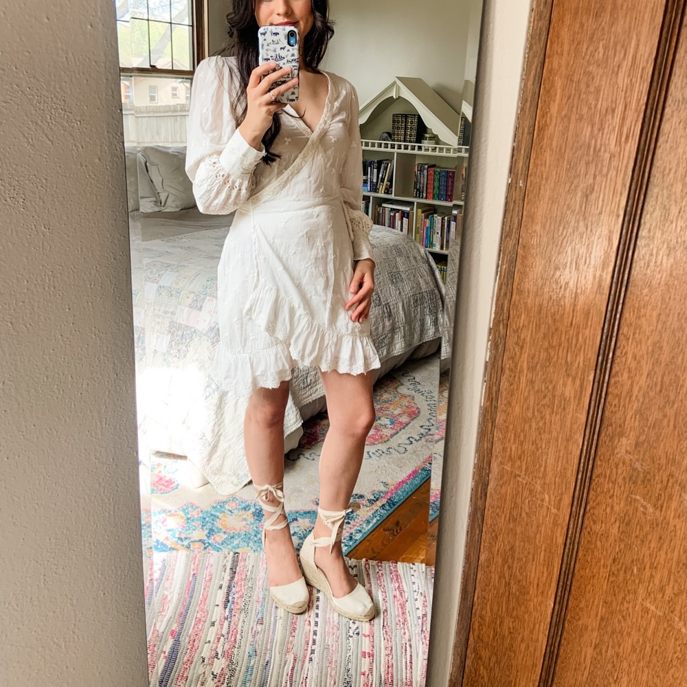 Venus White Eyelet Wrap Dress Size 4